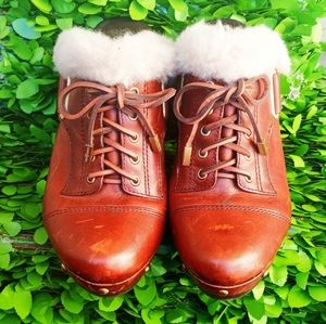 Furry clogs with heel